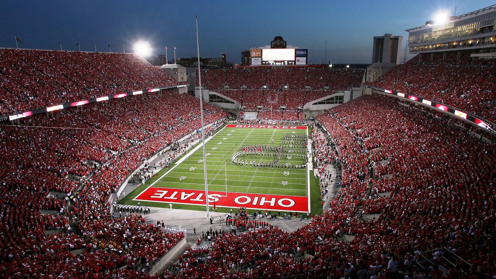 比赛现场座无虚席观众助威声浪形成强大主场气场,比赛现场观众注意事项最新